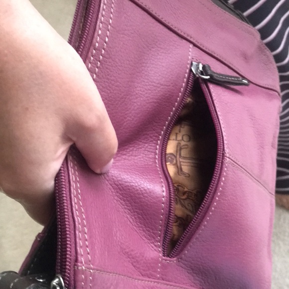 Tignanello Wine Handbag/shoulder/crossbody purse - Picture 13 of 13